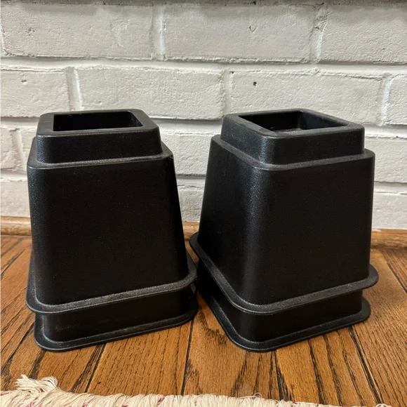 Black Bed Risers Set of 4 - Picture 3 of 4
